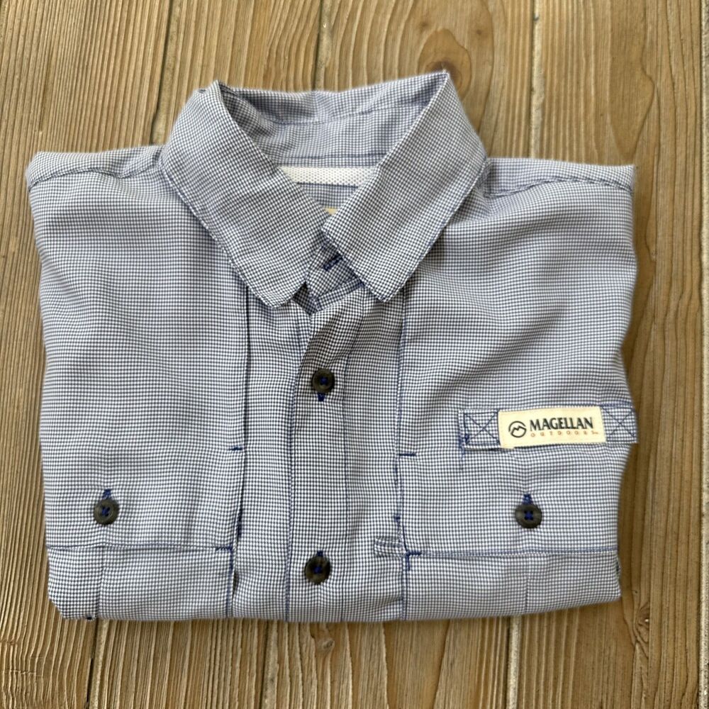 Magellan Outdoors Shirt Mens XS Fish Gear Relaxed Fit Blue Check Button Down